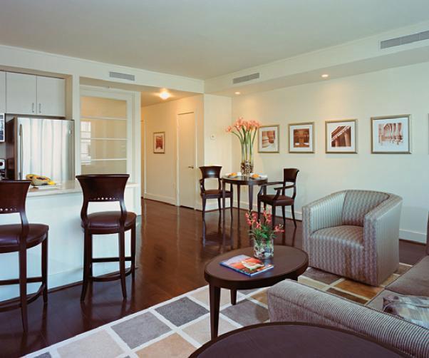 Aparthotel Aka White House 4*